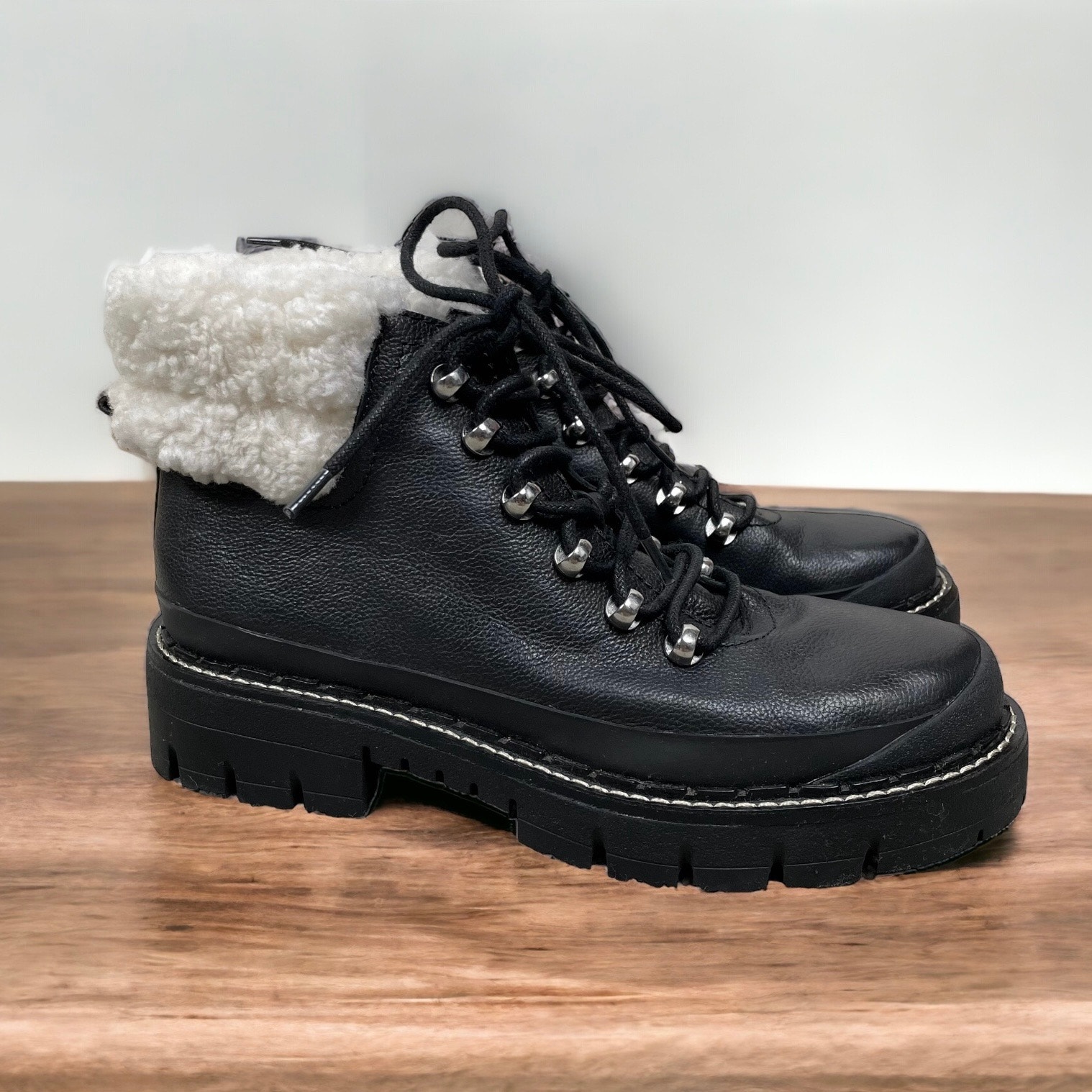 Marc Fisher Boots Womens 7 Black Genuine Leather Shearling Cuff Lace-Up Ltd Cade